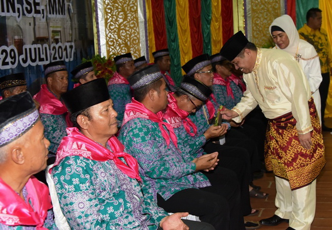 Bupati Amril Ingatkan JCH Jaga Kesehatan dan Stamina